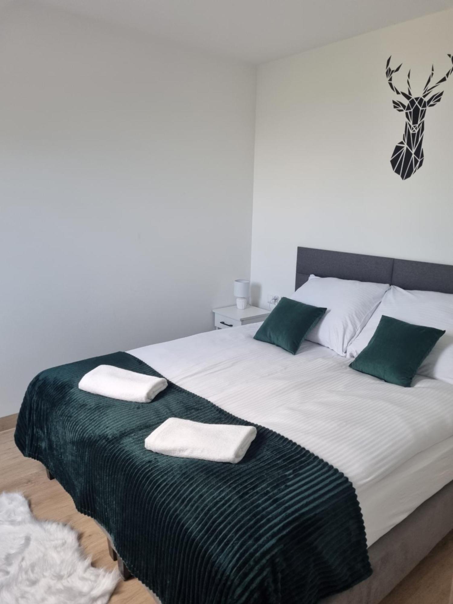 Apartamenty Jelen Pod Grapom Banska Nizna Bagian luar foto